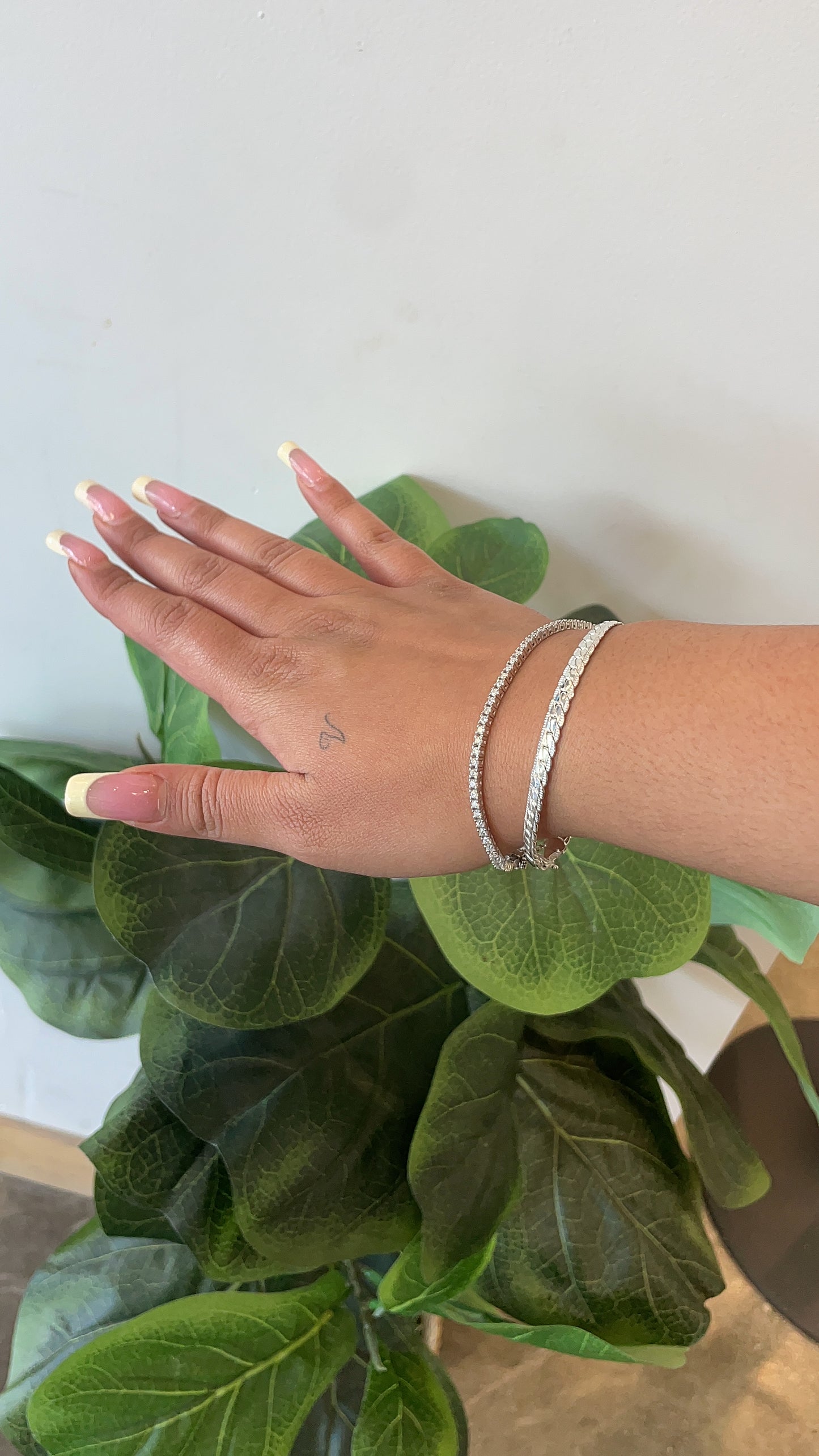 VVS Bracelet Gift Silver Set