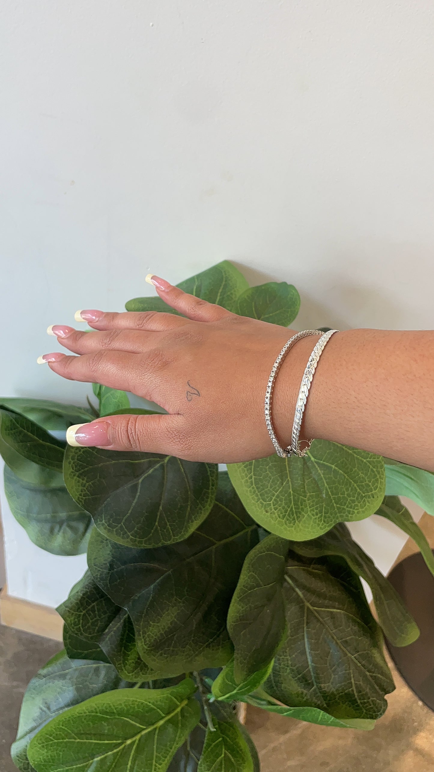 VVS Bracelet Gift Silver Set